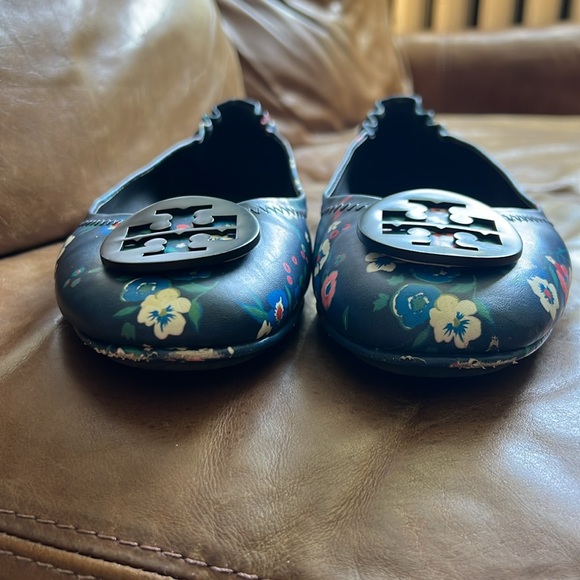 Tory Burch flats, size 9.5, navy blue, floral - Picture 2 of 4